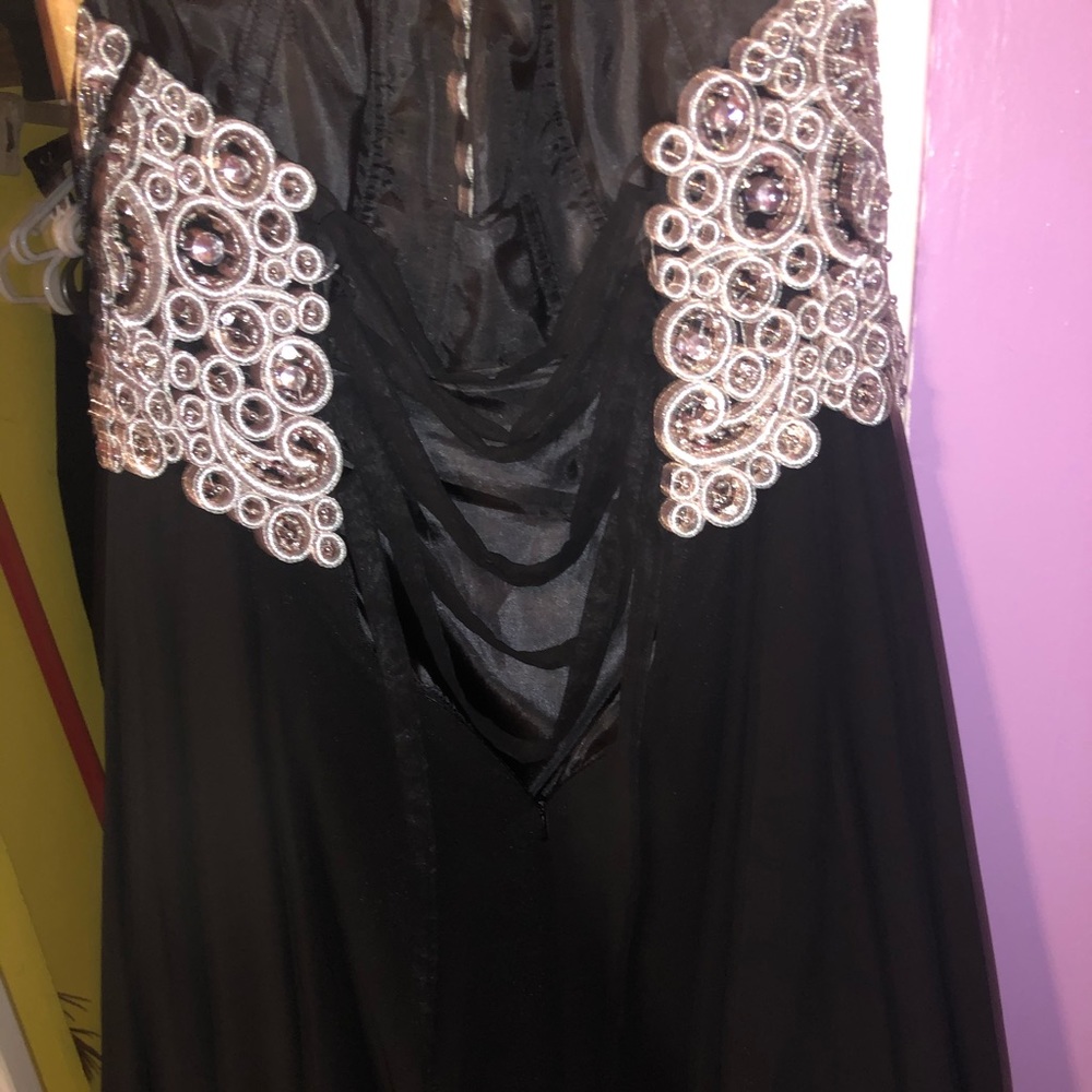 Formal Event Dress - Picture 3 of 3